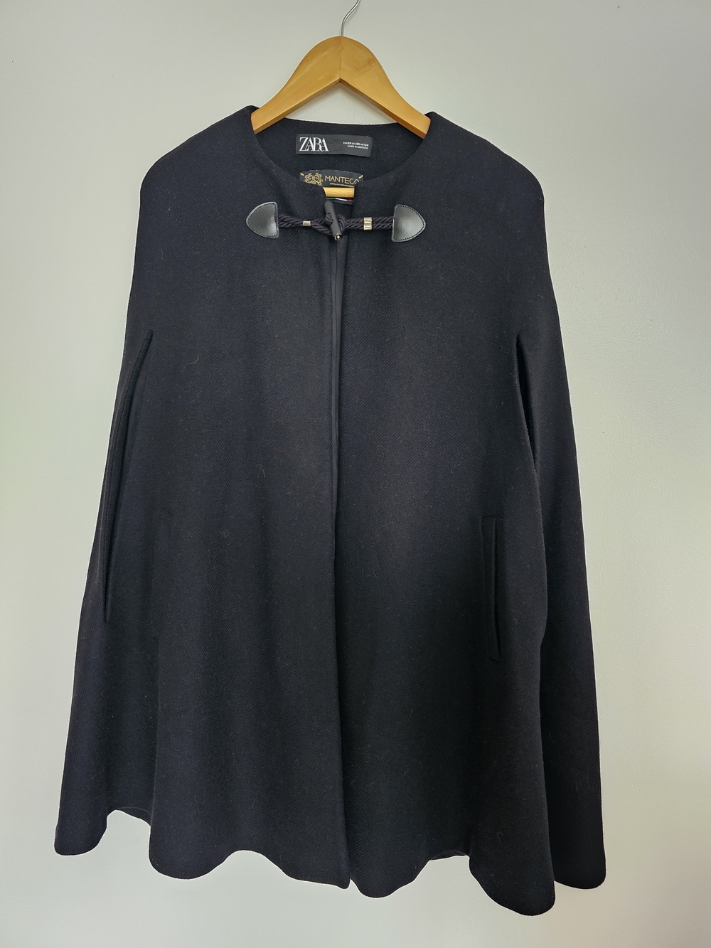 Zara x Manteco Women’s Black Wool Cape Coat Poncho Size XS Italian